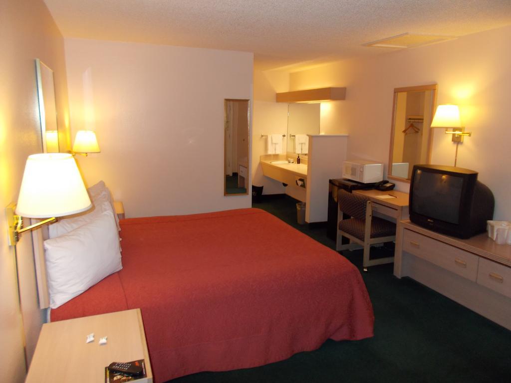 Cimarron Inn קלאמאת' פולס מראה חיצוני תמונה